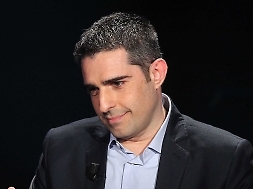 1475508399151_jpg-gianfranco_fini_incorona_il_suo_erede___auguri___ahia__pizzarotti_e_finito-crop