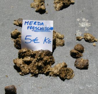 merda_freschissima_5_euro_al_chilo