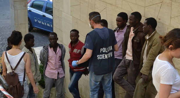 E996EA6A-6349-404C-8C7B-25EB6C644606